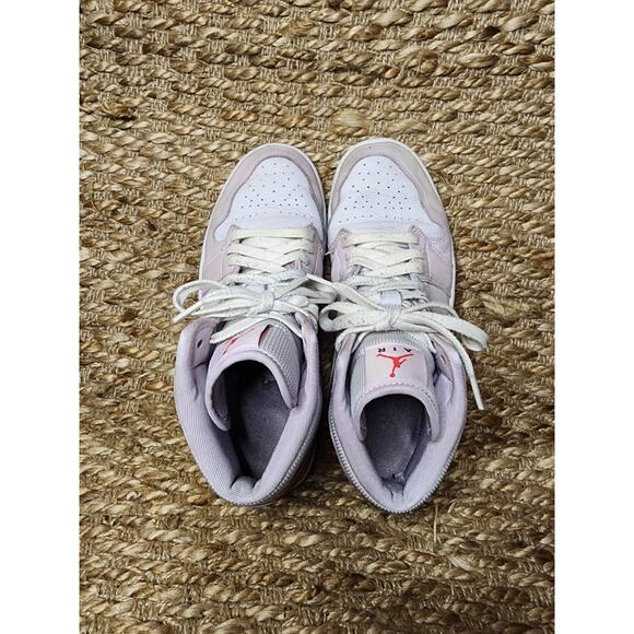 Nike Air Jordan 1 Mid Valentine's Day Womens 10.5 Basketball DR0174-500 Athletic - Picture 8 of 10